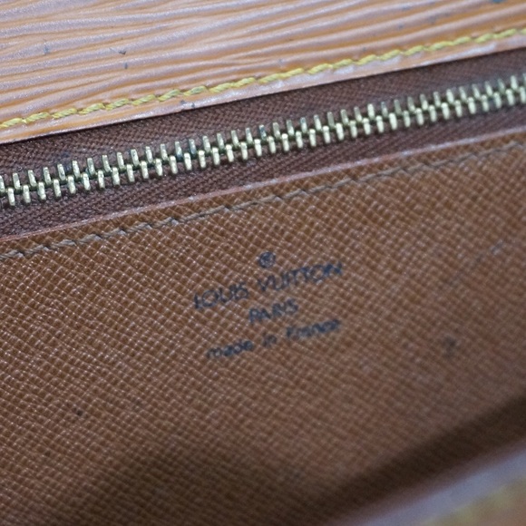 ‼️FREE SHIPPING LV Epi Sellier Dragonne Clutch - Picture 4 of 9